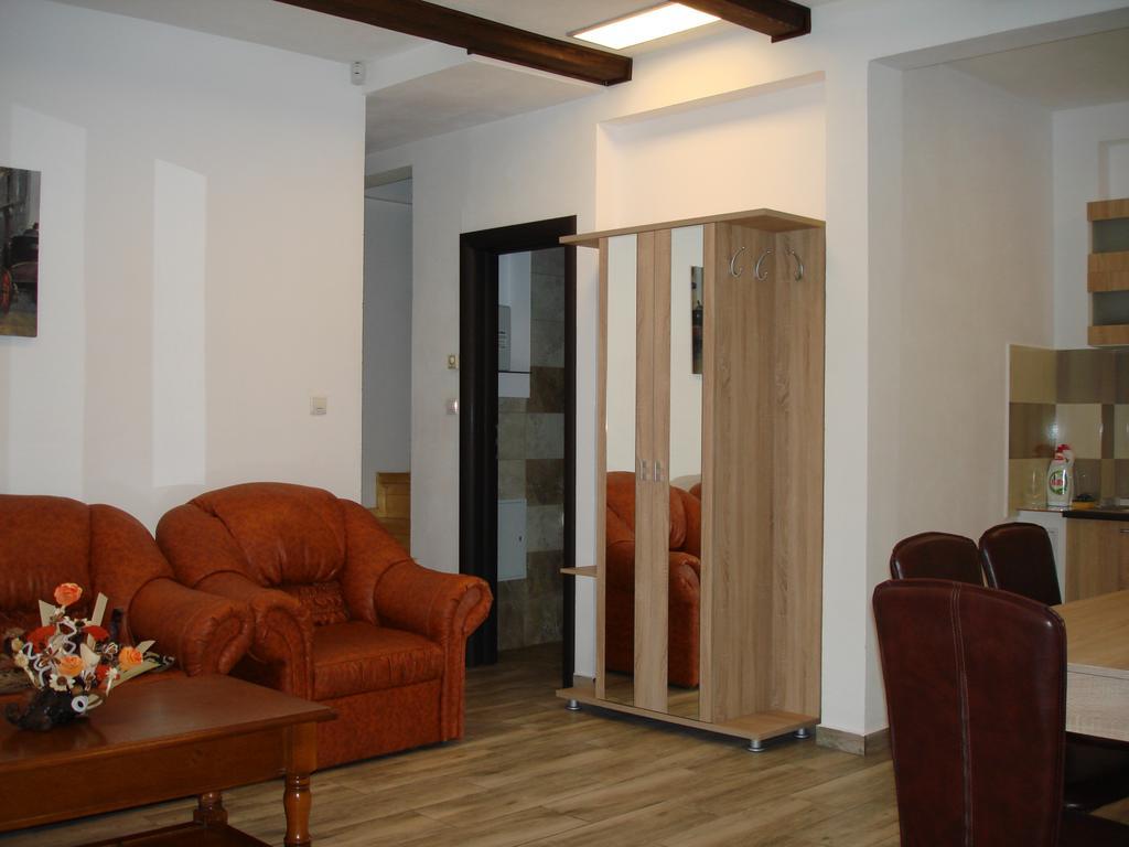 Apartament Romanita ซีบิว ภายนอก รูปภาพ